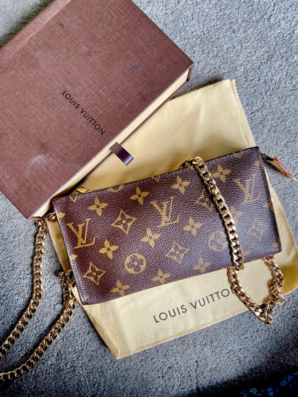 Authentic Louis Vuitton monogram wristlet pouch (01)